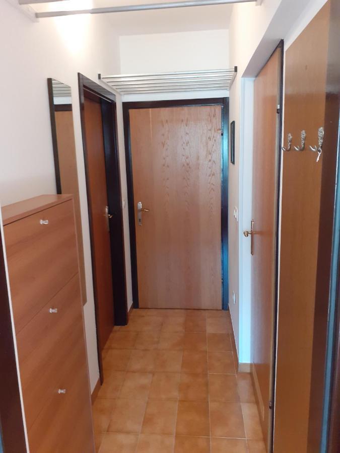 App Milka Apartment Porec Ngoại thất bức ảnh