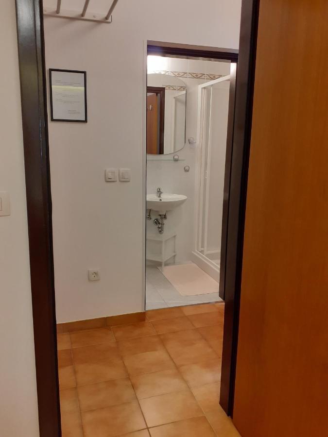 App Milka Apartment Porec Ngoại thất bức ảnh