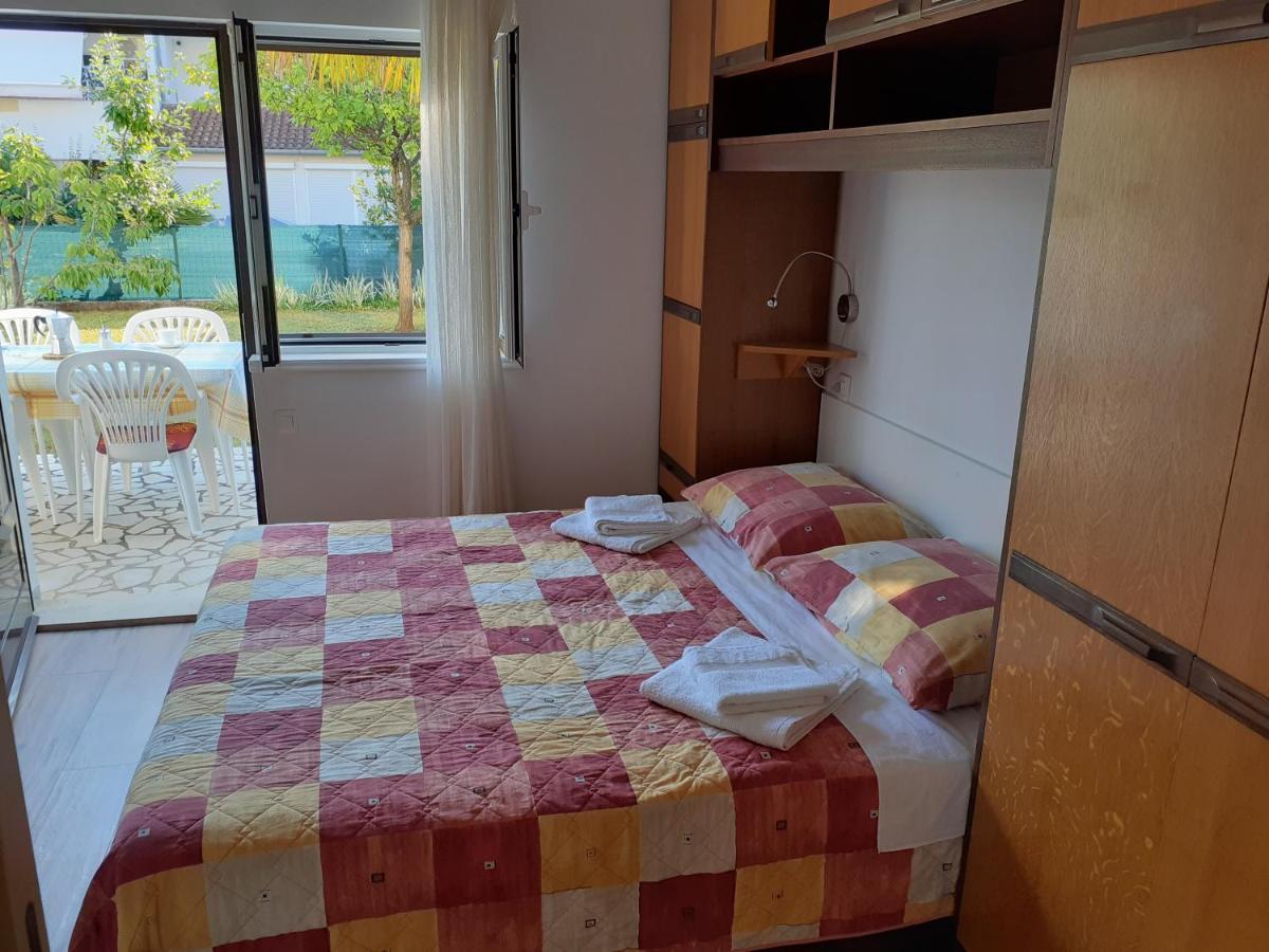 App Milka Apartment Porec Ngoại thất bức ảnh