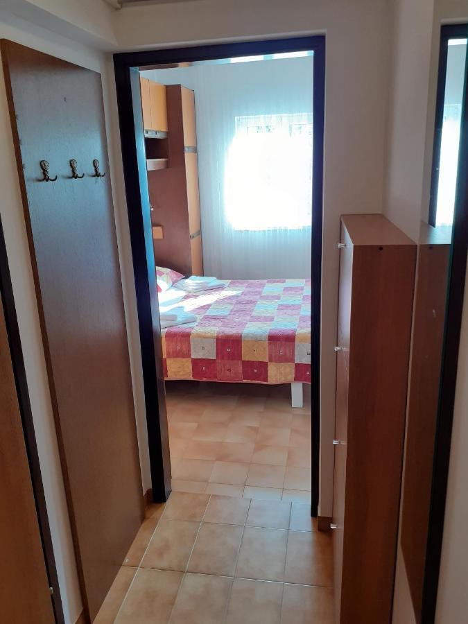 App Milka Apartment Porec Ngoại thất bức ảnh