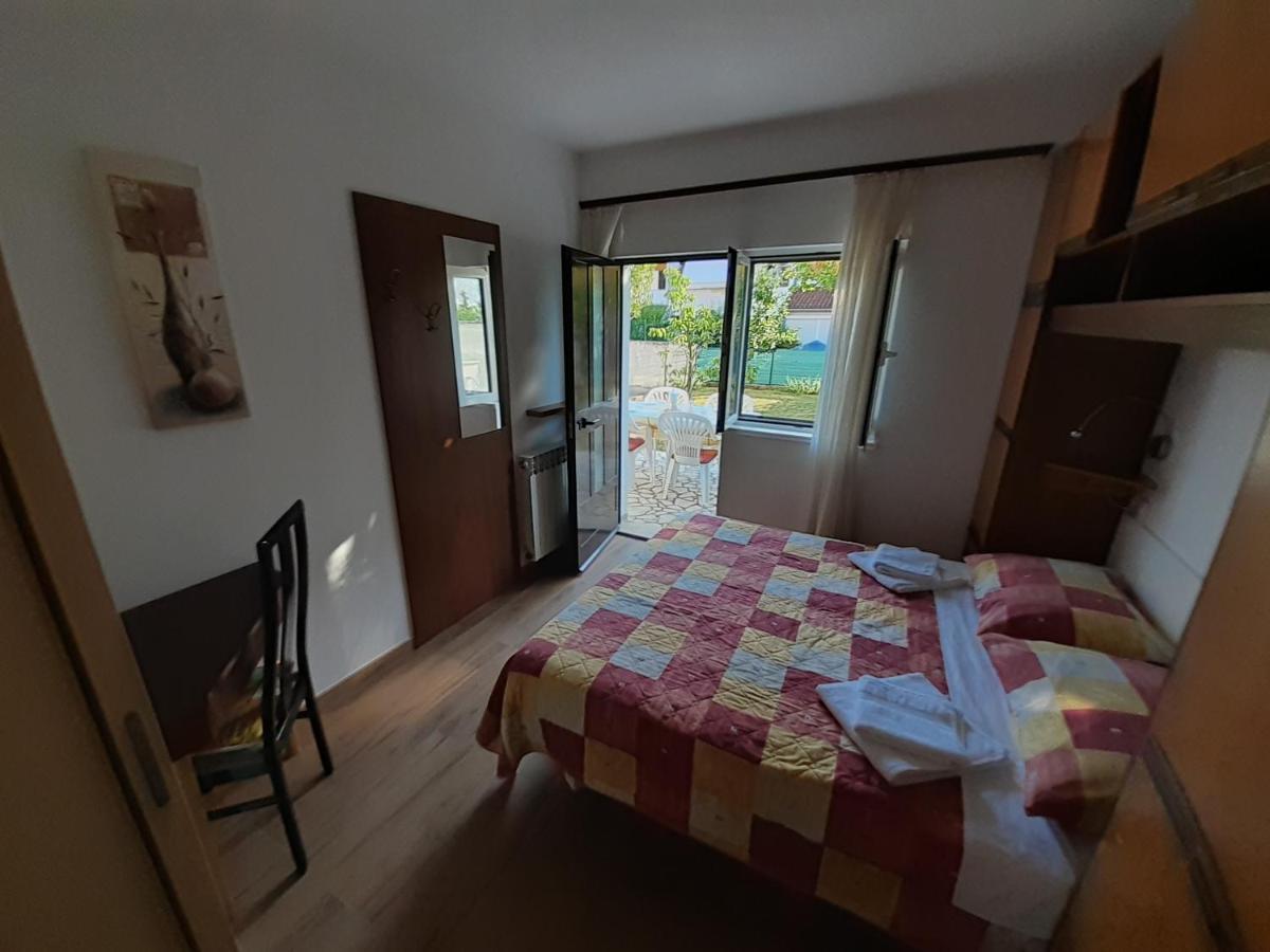 App Milka Apartment Porec Ngoại thất bức ảnh