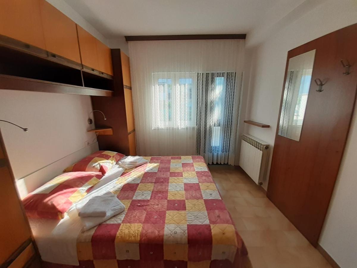 App Milka Apartment Porec Ngoại thất bức ảnh