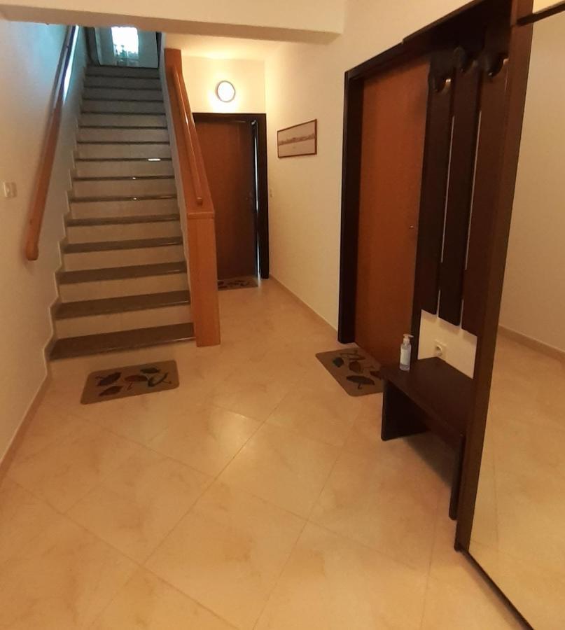 App Milka Apartment Porec Ngoại thất bức ảnh