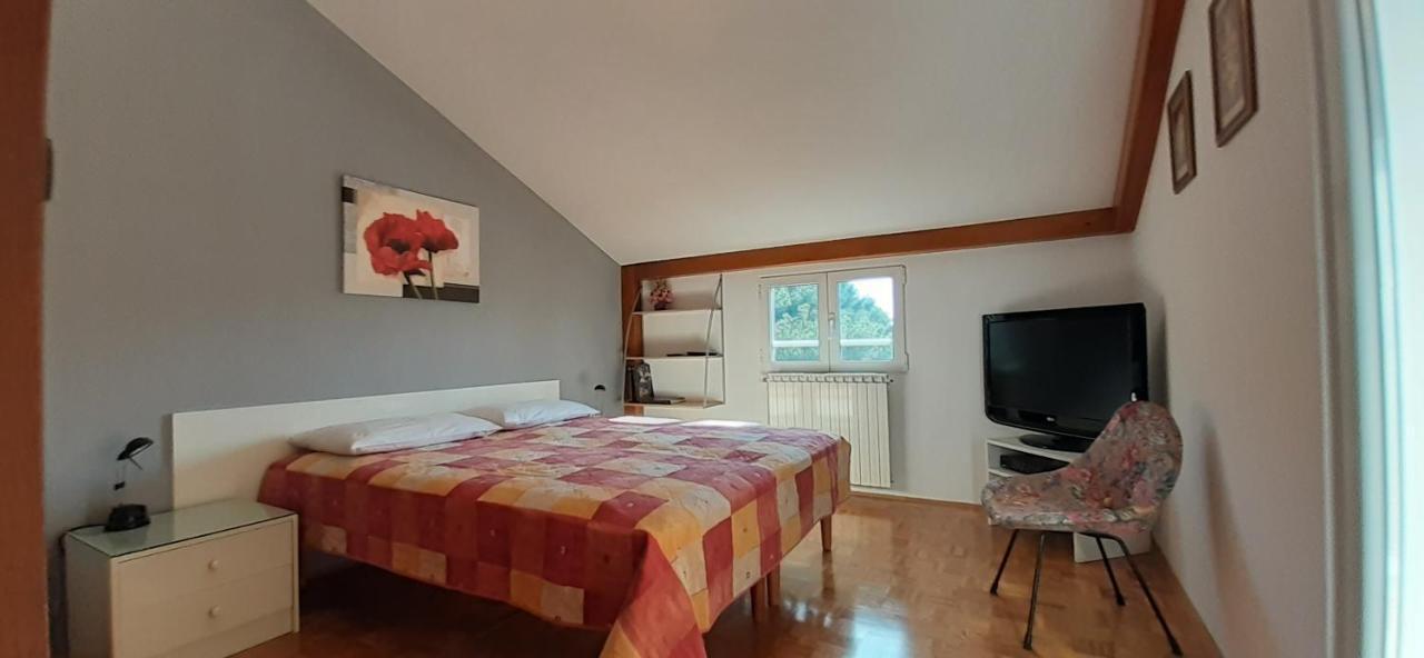 App Milka Apartment Porec Ngoại thất bức ảnh