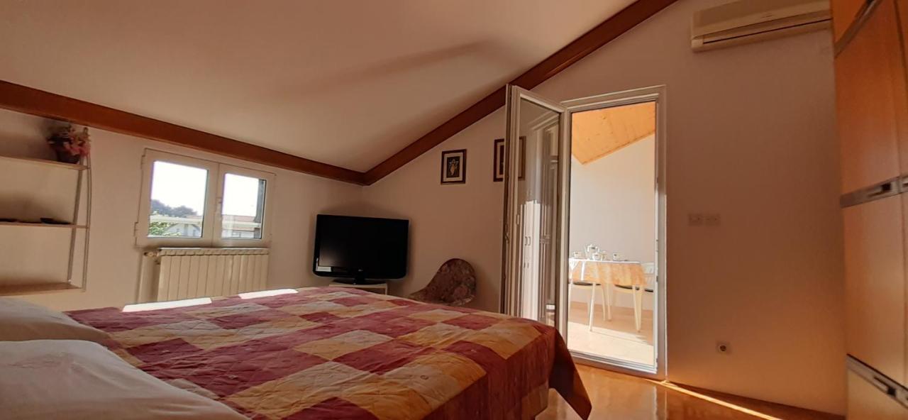 App Milka Apartment Porec Ngoại thất bức ảnh